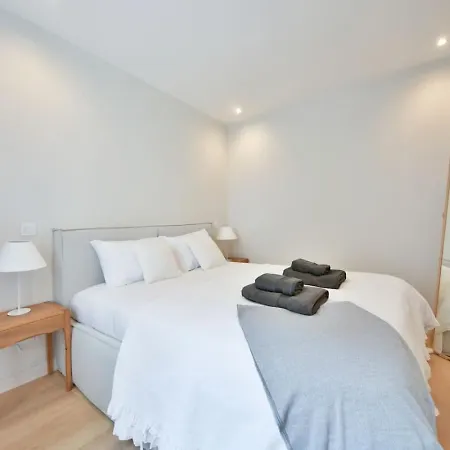 Chic 1br Location Newly Refurbished Paris