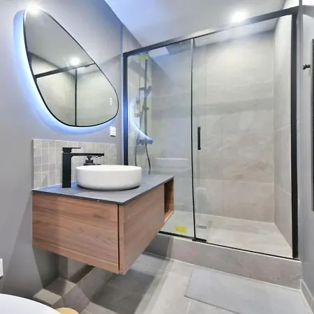 Chic 1br Location Newly Refurbished Apartment *