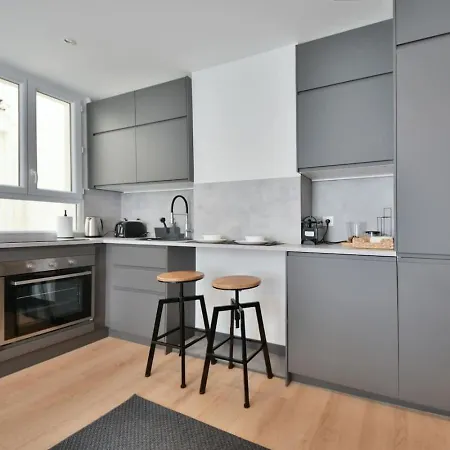 Chic 1br Location Newly Refurbished Апартаменты