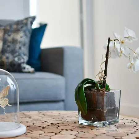 Chic 1br Location Newly Refurbished Апартаменты