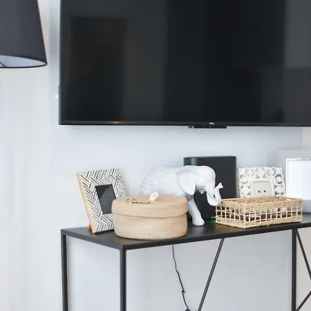 Chic 1br Location Newly Refurbished * Париж